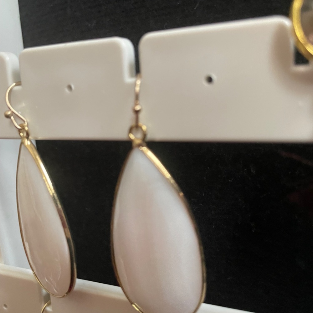 She’ll  earrings - Picture 3 of 3